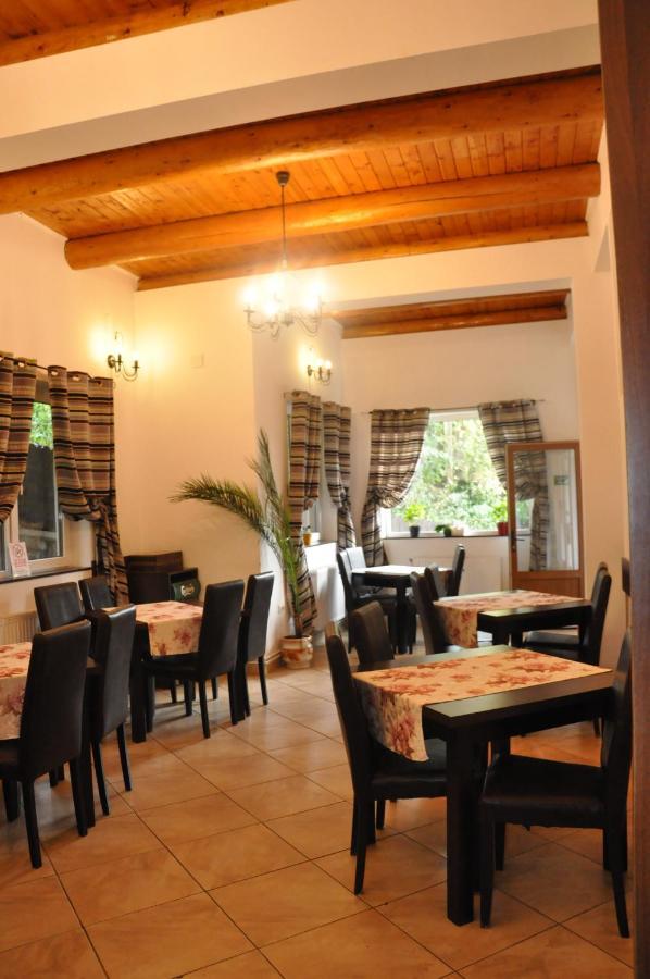 Vila Bradet Busteni Bagian luar foto