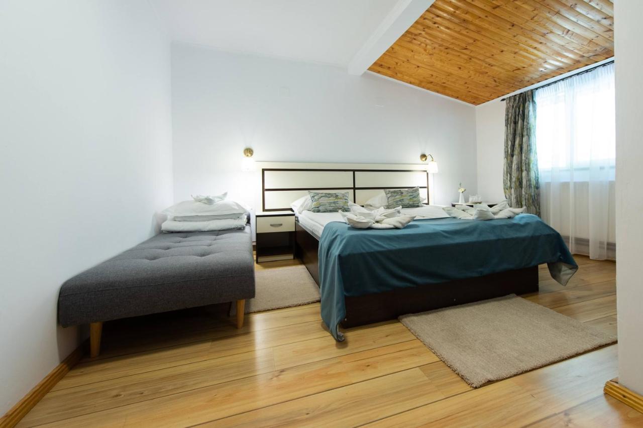 Vila Bradet Busteni Bagian luar foto